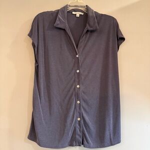 Green Envelope Women's Button-Down Ribbed Shirt in Blue
